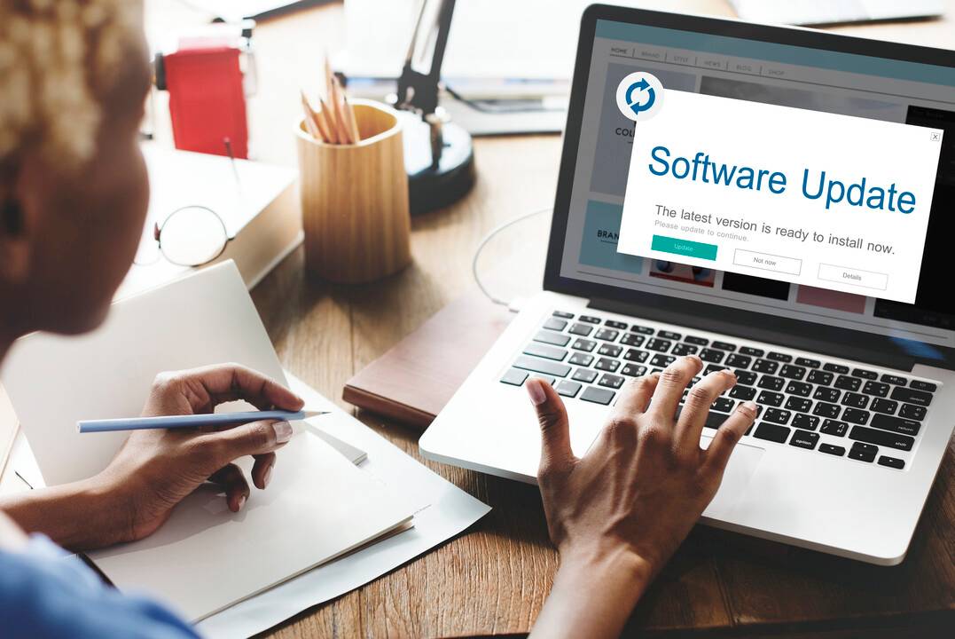 Popup on a computer screen with a message that a software update is available.